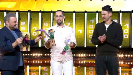 Ο Μήτσος πήρε τη σωστή απόφαση και κέρδισαν 10.634€ - Το γιορτάζουν με «Καραγκιόζη» και τραγούδι