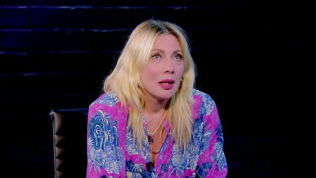Σ. Καρύδη: «Είχα μεγάλο φόβο στην έκθεση - Δεν μπορείς να γίνεις ηθοποιός με τέτοιο φόβο»